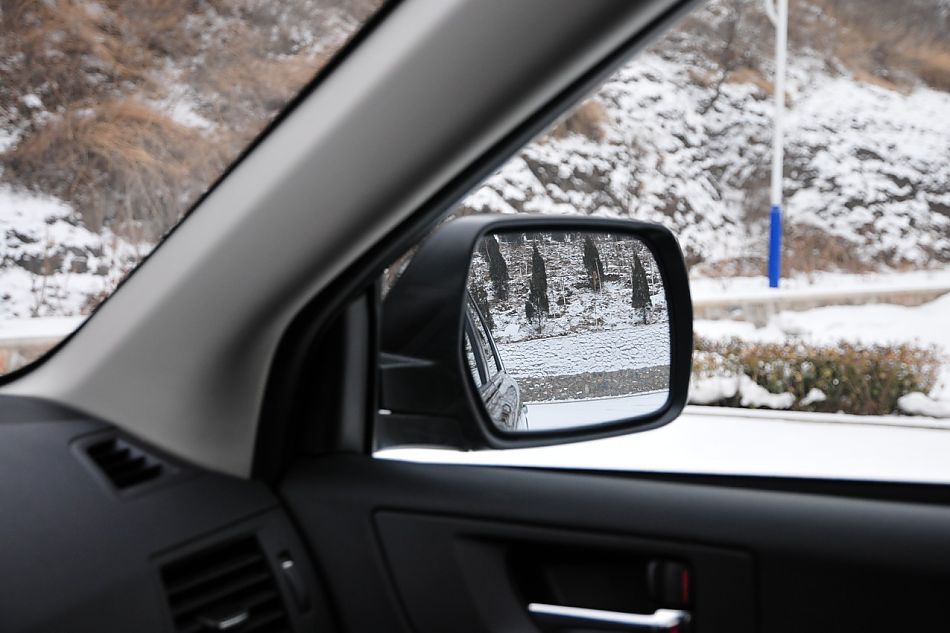 2010款新力狮2.5GT豪华版内饰