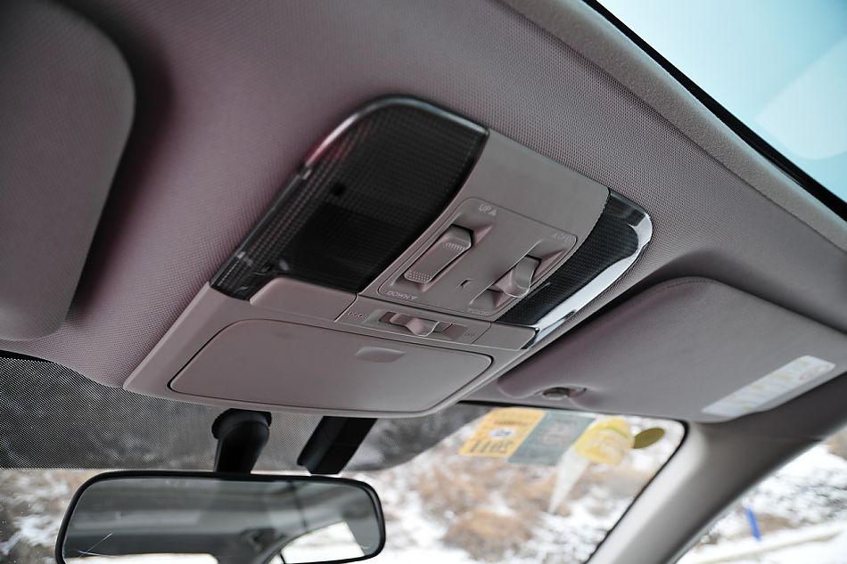 2010款新力狮2.5GT豪华版内饰