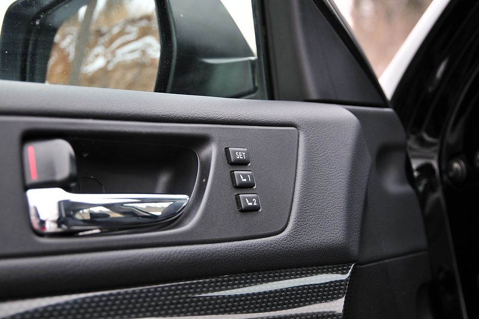 2010款新力狮2.5GT豪华版内饰