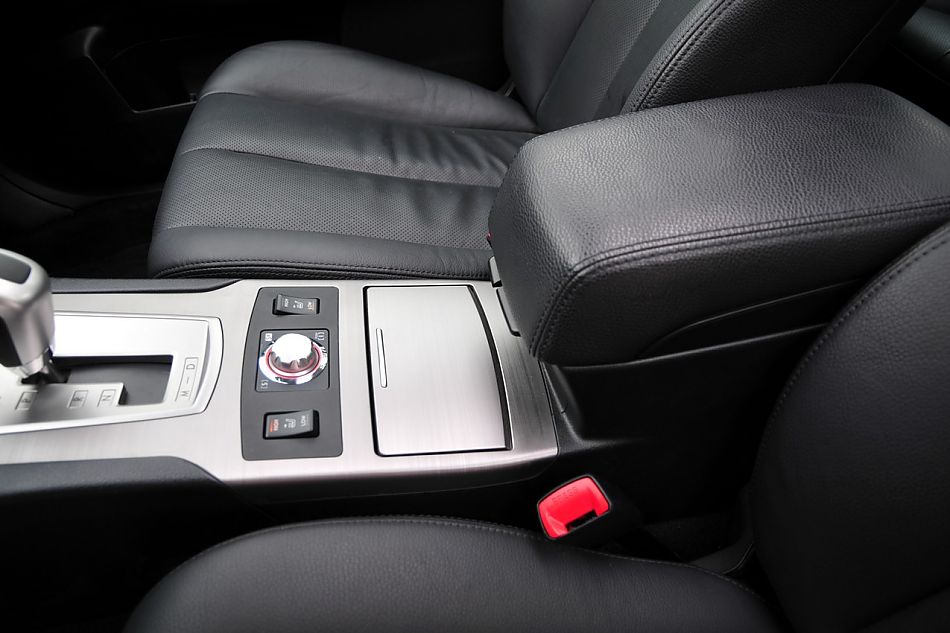 2010款新力狮2.5GT豪华版内饰