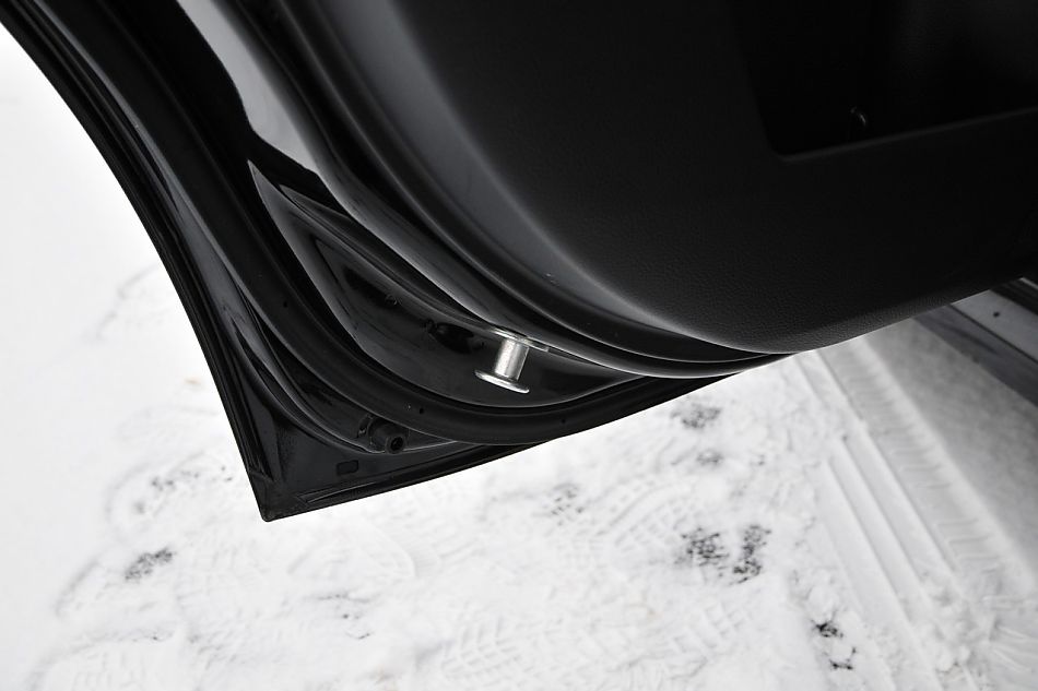 2010款新力狮2.5GT豪华版内饰