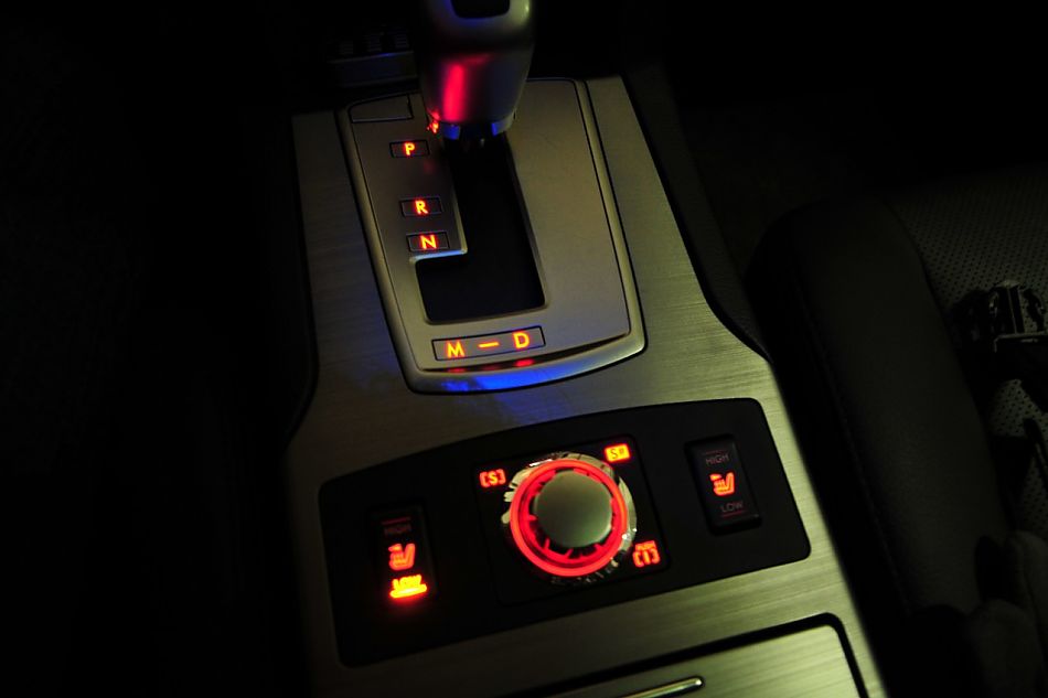 2010款新力狮2.5GT豪华版内饰