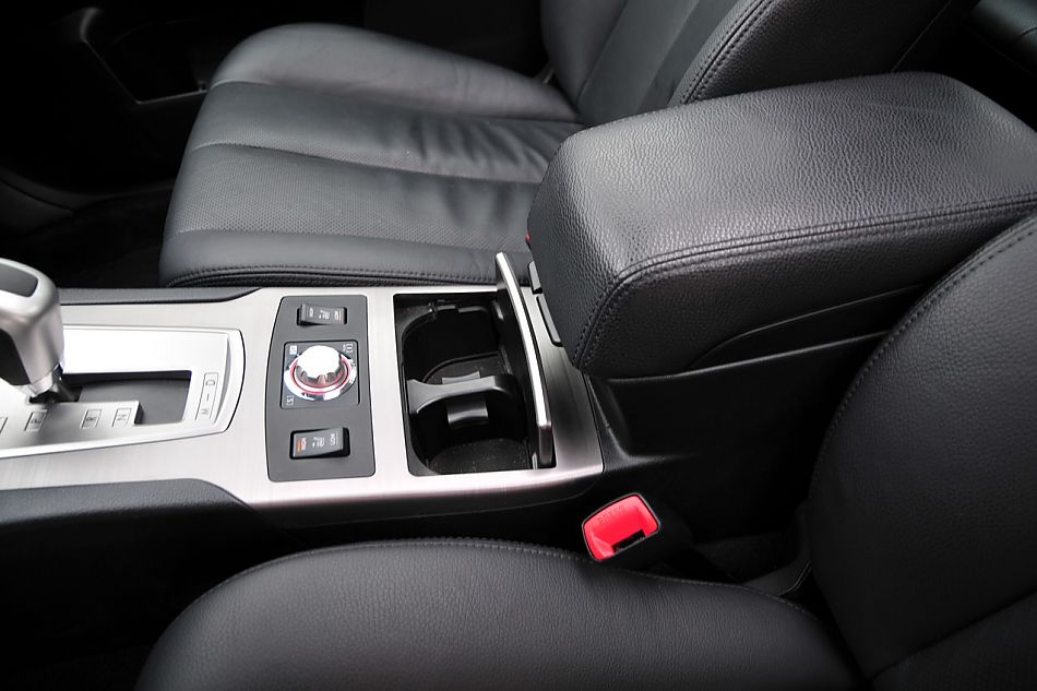 2010款新力狮2.5GT豪华版内饰