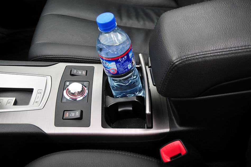 2010款新力狮2.5GT豪华版内饰