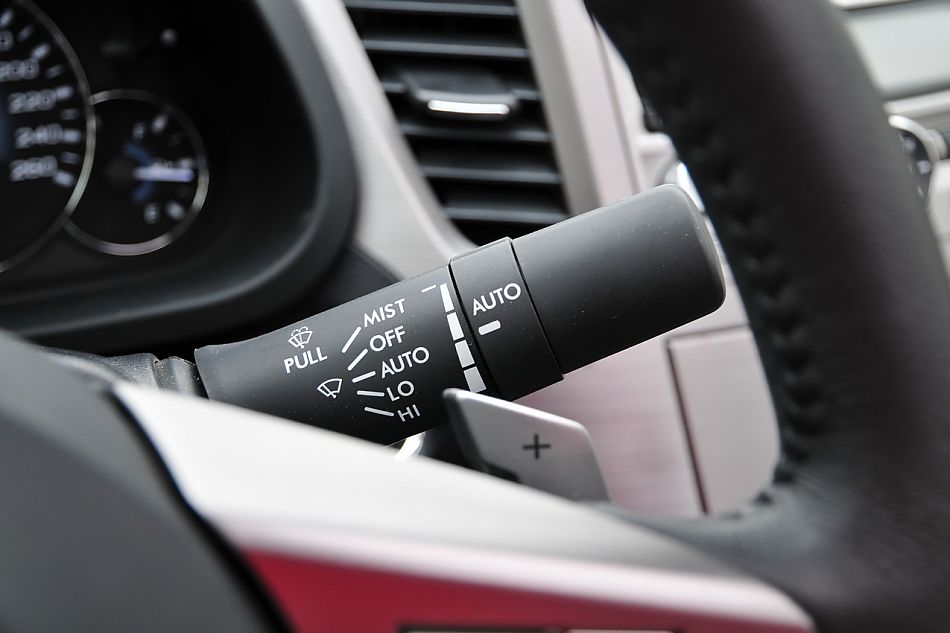 2010款新力狮2.5GT豪华版内饰