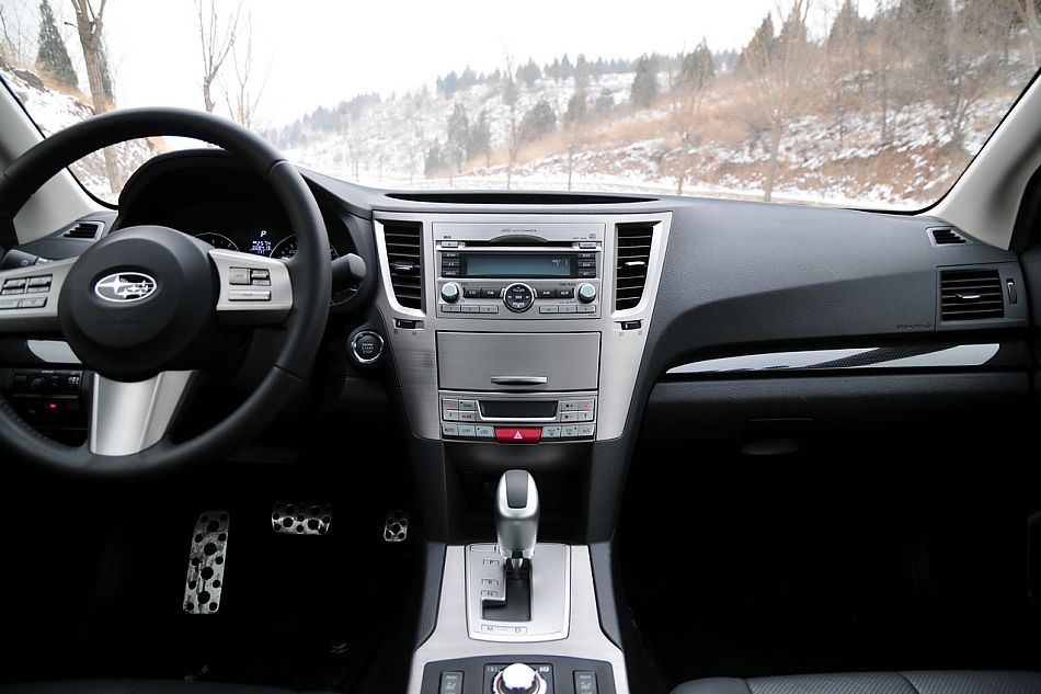 2010款新力狮2.5GT豪华版内饰