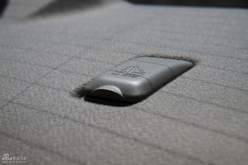 斯巴鲁新力狮内饰实拍图