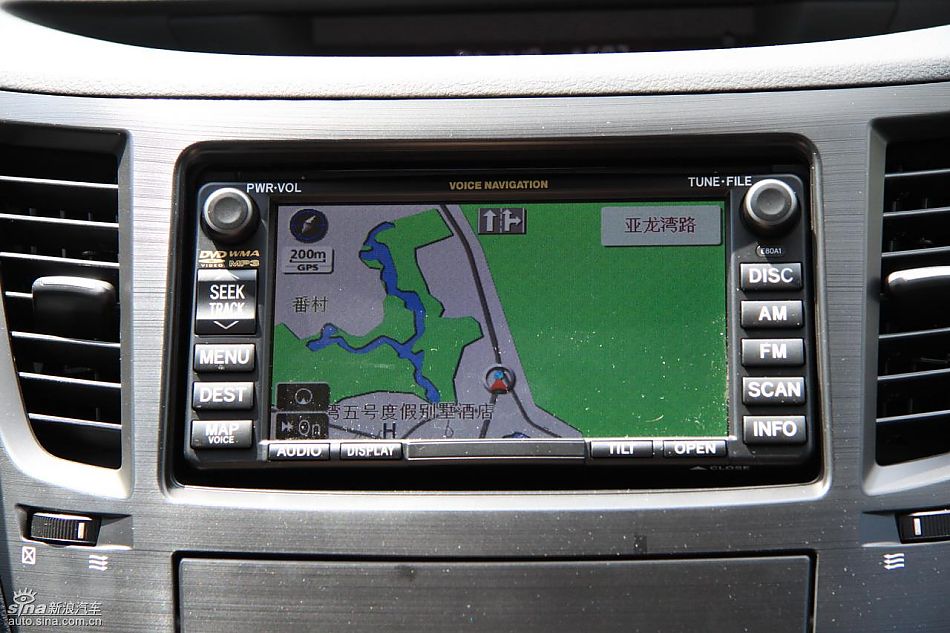 斯巴鲁新力狮内饰实拍图