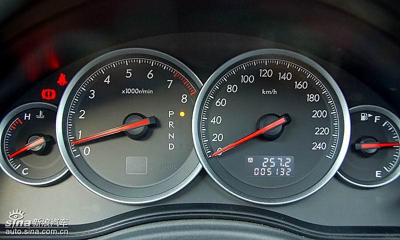 07款力狮旅行2.0R内饰