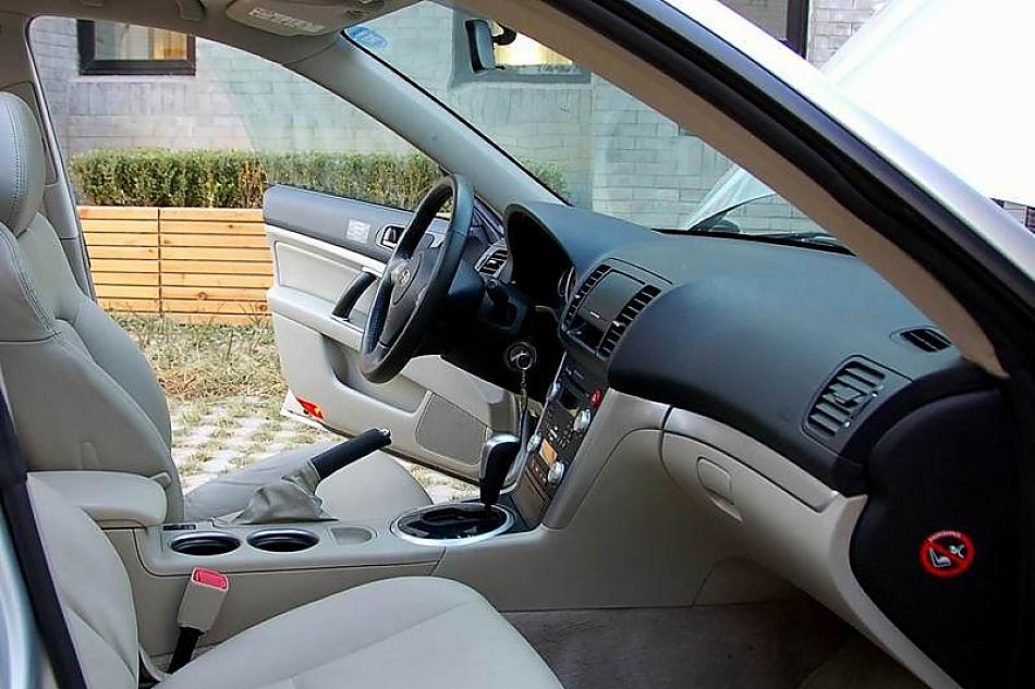 07款力狮旅行2.0R内饰