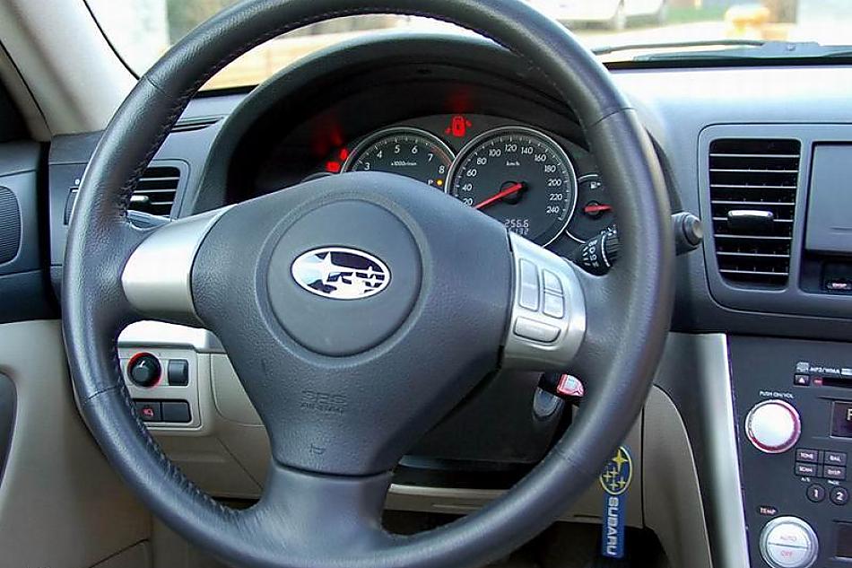 07款力狮旅行2.0R内饰