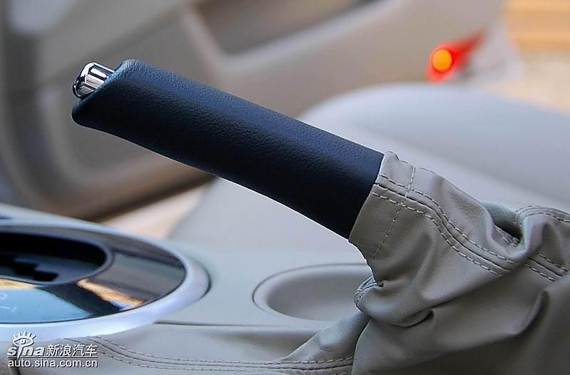 07款力狮旅行2.0R内饰