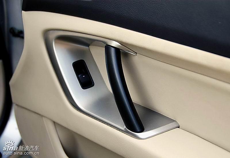 07款力狮旅行2.0R内饰