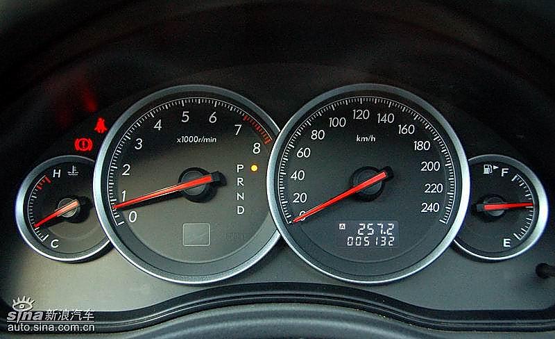 07款力狮旅行2.0R内饰