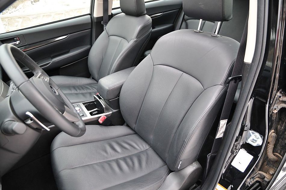 2010款新力狮2.5GT豪华版内饰