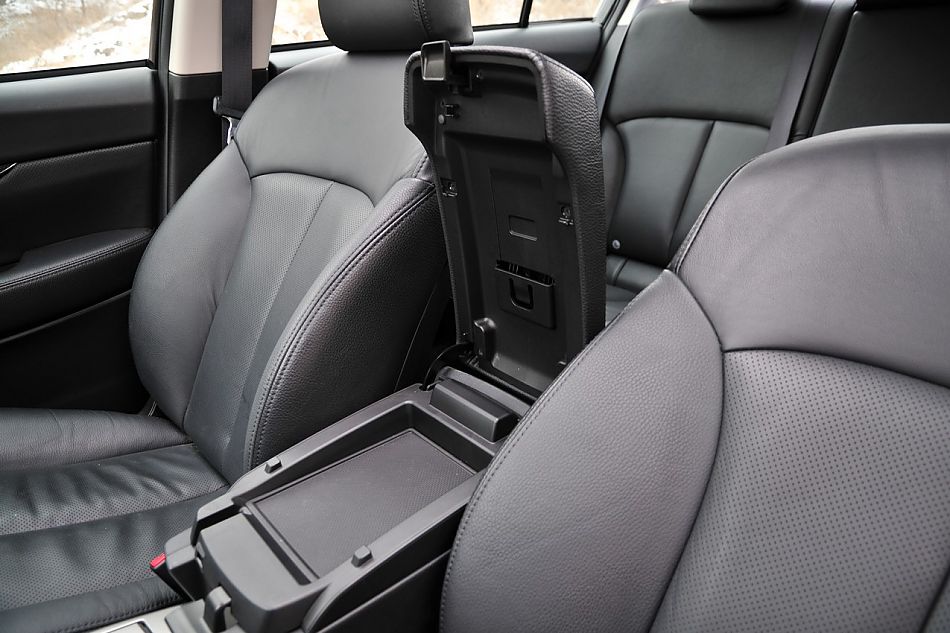 2010款新力狮2.5GT豪华版内饰