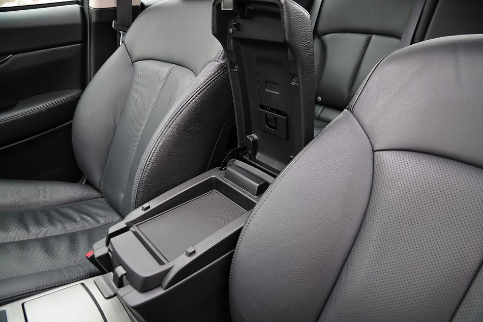 2010款新力狮2.5GT豪华版内饰