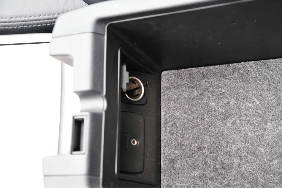 2010款新力狮2.5GT豪华版内饰