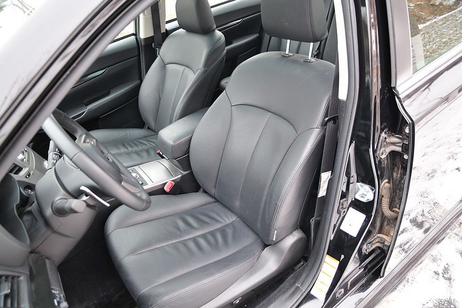 2010款新力狮2.5GT豪华版内饰