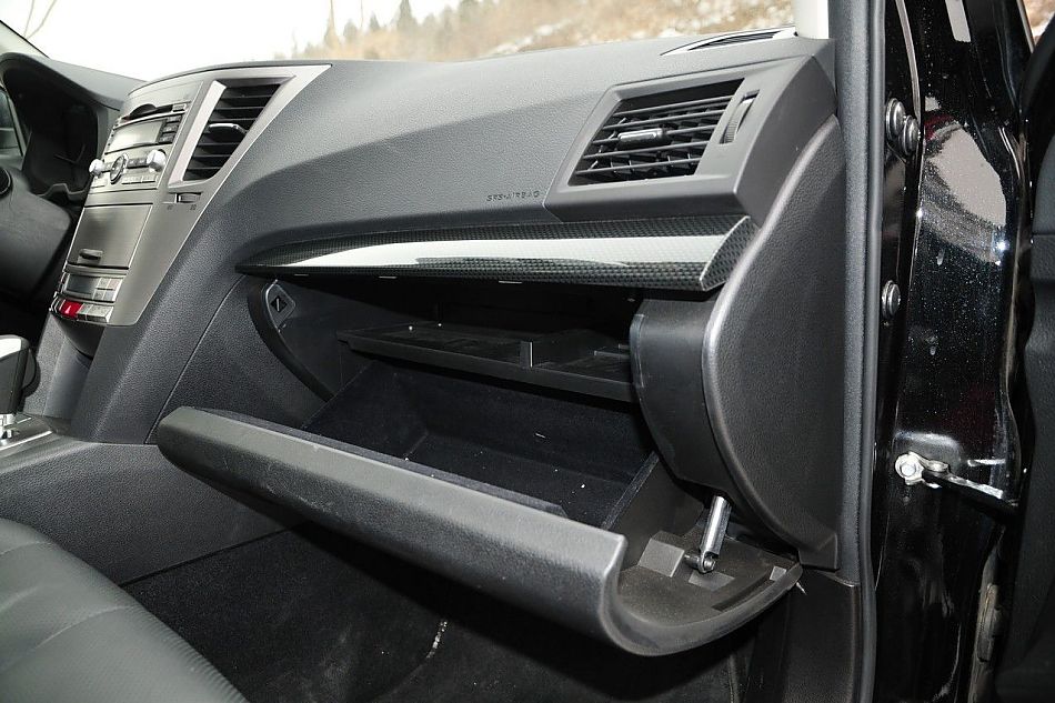 2010款新力狮2.5GT豪华版内饰