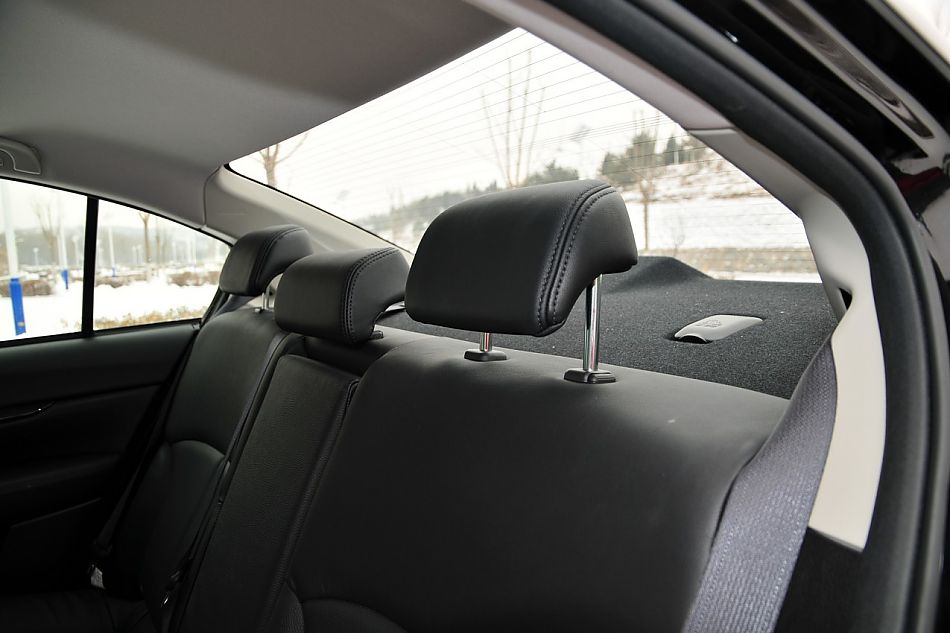 2010款新力狮2.5GT豪华版内饰