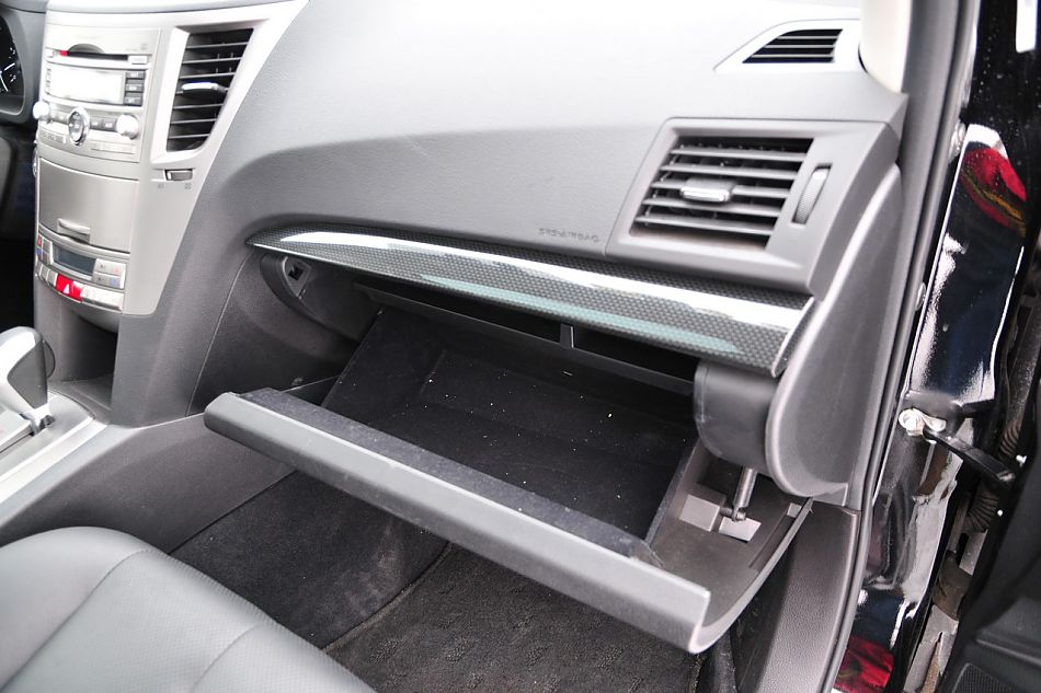 2010款新力狮2.5GT豪华版内饰