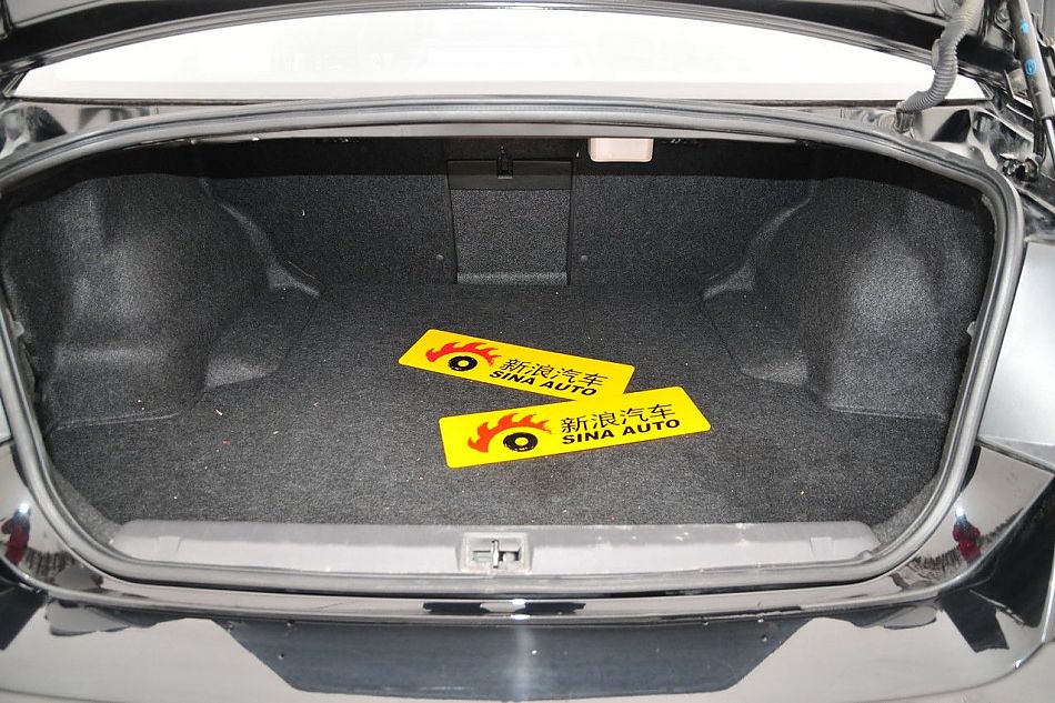 2010款新力狮2.5GT豪华版细节实拍