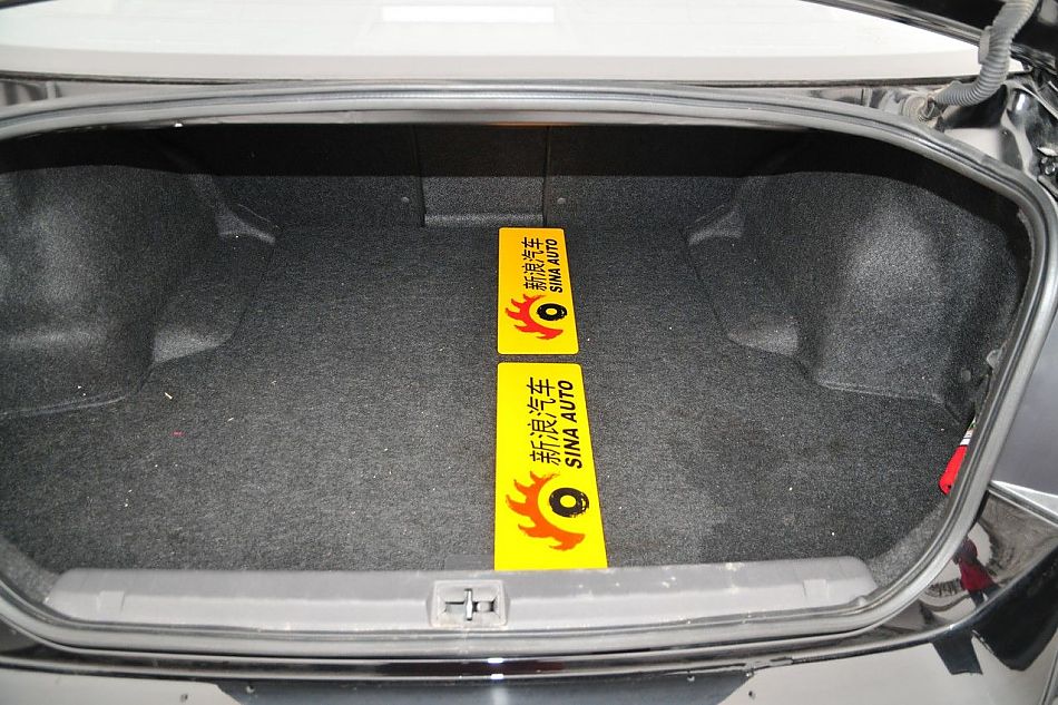 2010款新力狮2.5GT豪华版细节实拍