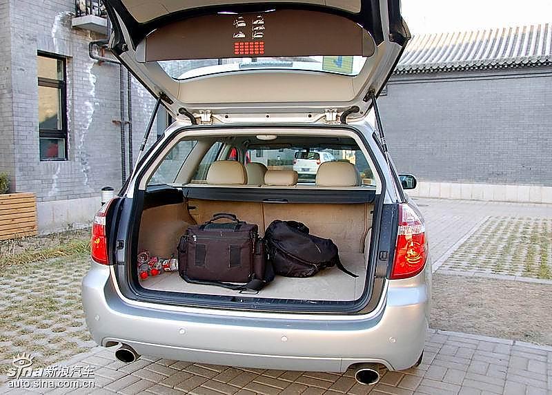 07款力狮旅行2.0R内饰