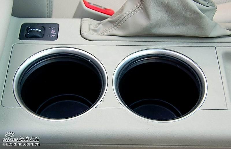 07款力狮旅行2.0R内饰