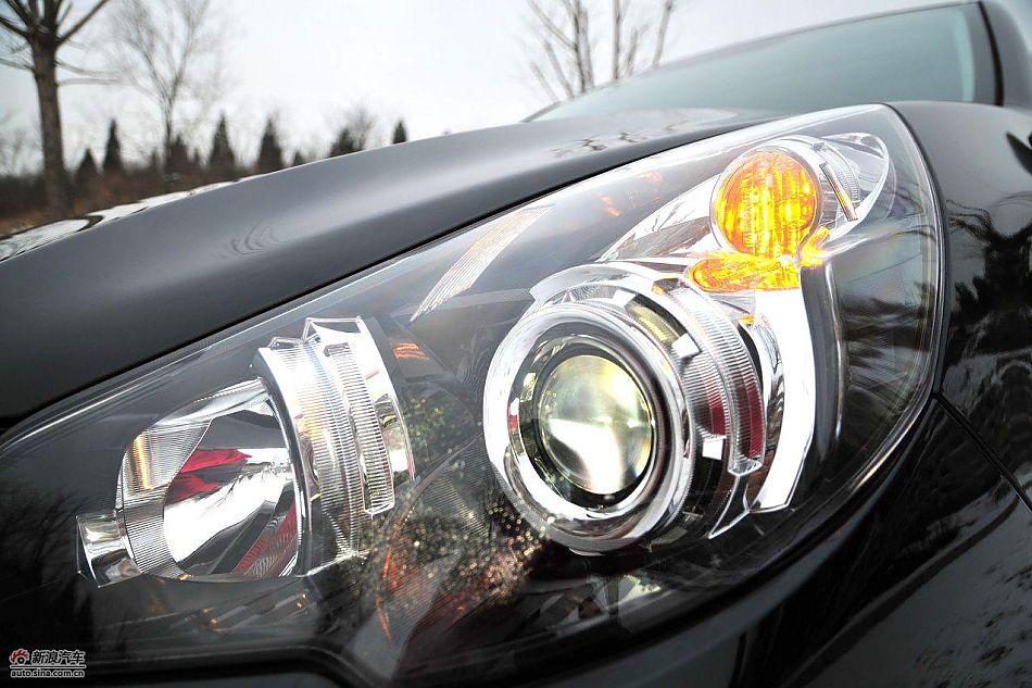 2010款新力狮2.5GT豪华版外观