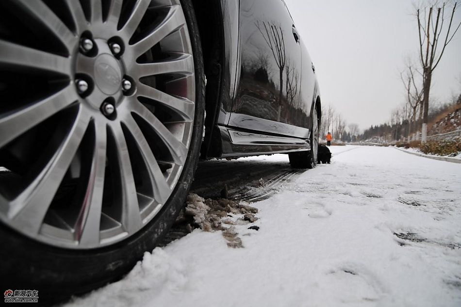 2010款新力狮2.5GT豪华版外观