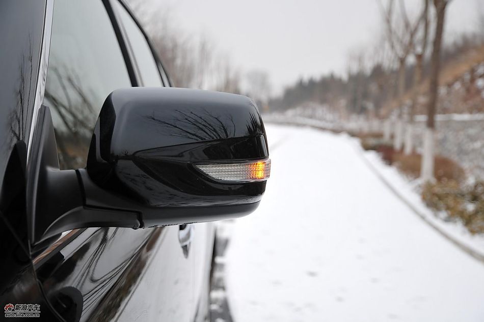 2010款新力狮2.5GT豪华版外观