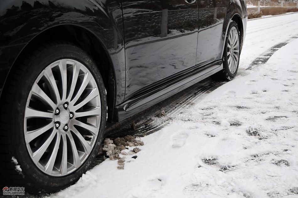 2010款新力狮2.5GT豪华版外观