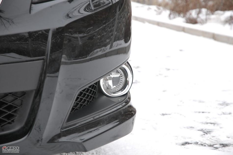 2010款新力狮2.5GT豪华版外观