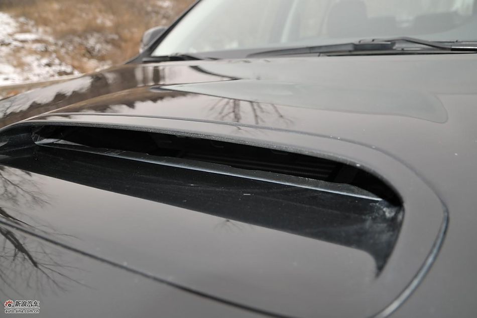 2010款新力狮2.5GT豪华版外观