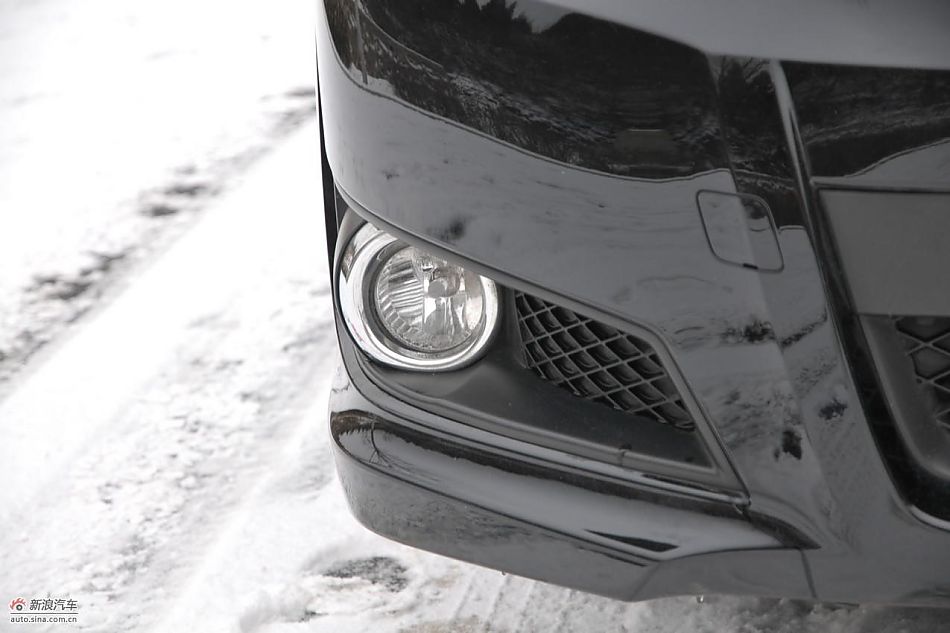 2010款新力狮2.5GT豪华版外观