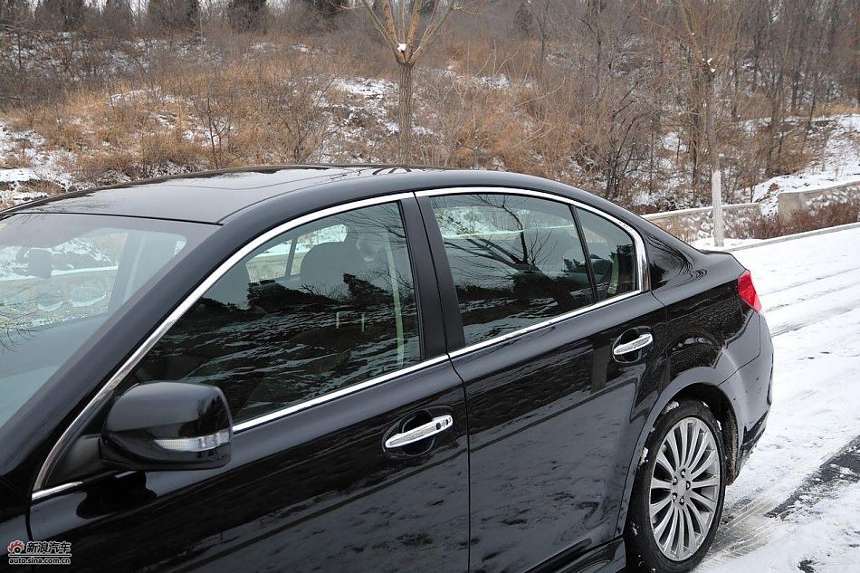 2010款新力狮2.5GT豪华版外观