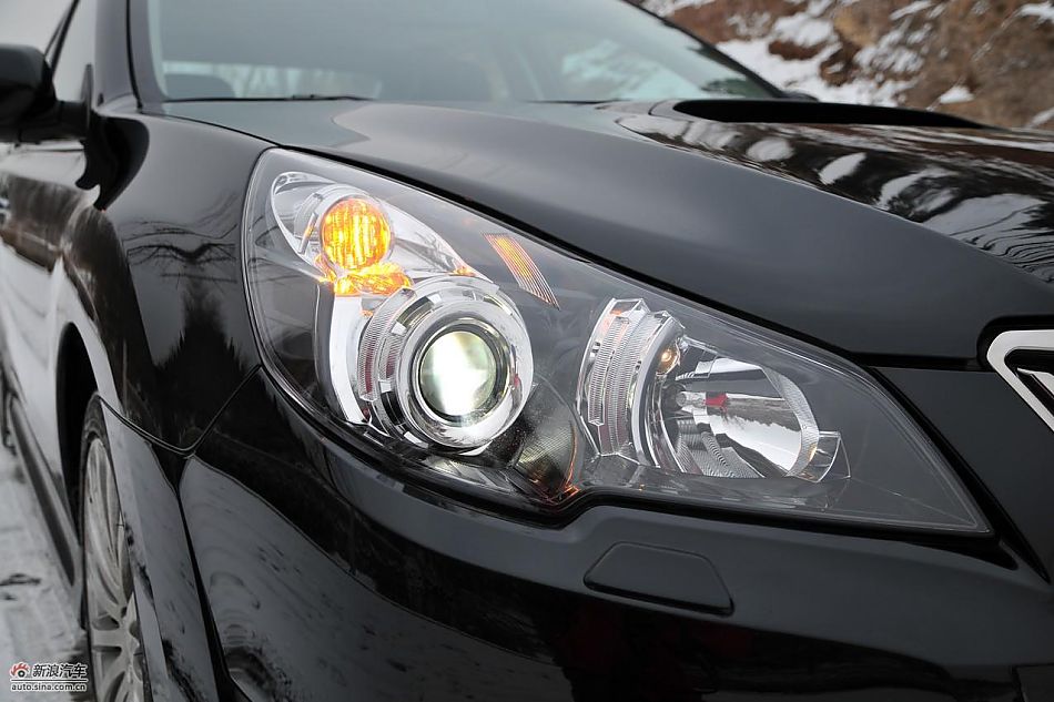 2010款新力狮2.5GT豪华版外观