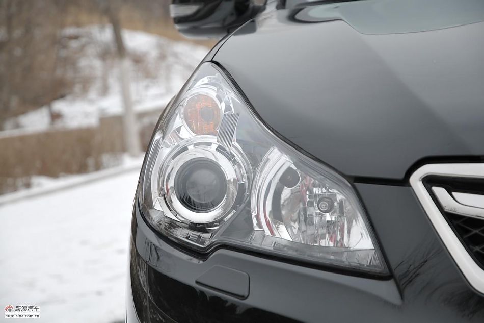 2010款新力狮2.5GT豪华版外观