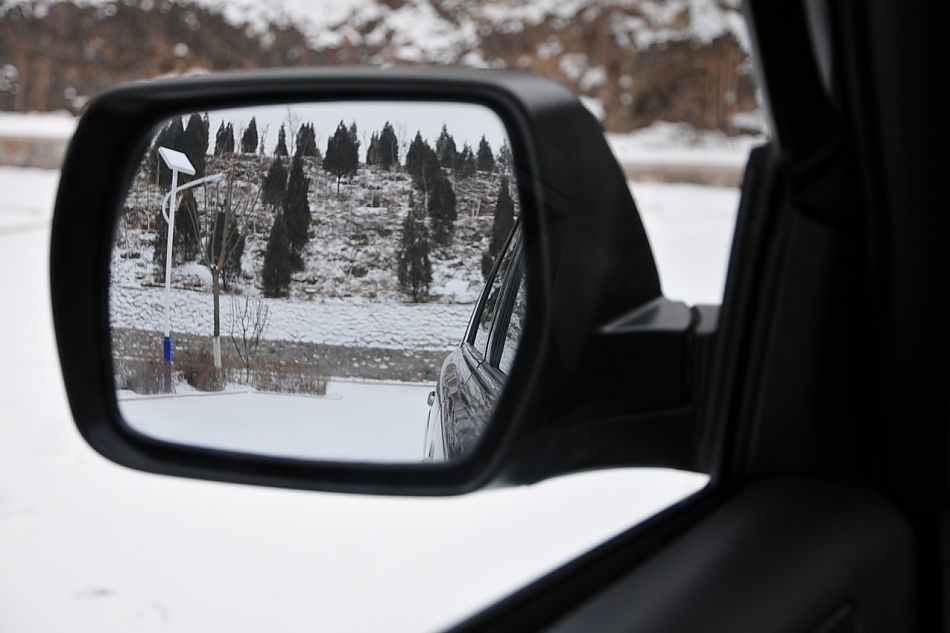 2010款新力狮2.5GT豪华版内饰