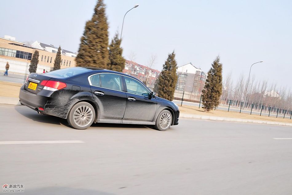 2010款新力狮2.5GT豪华版动态实拍