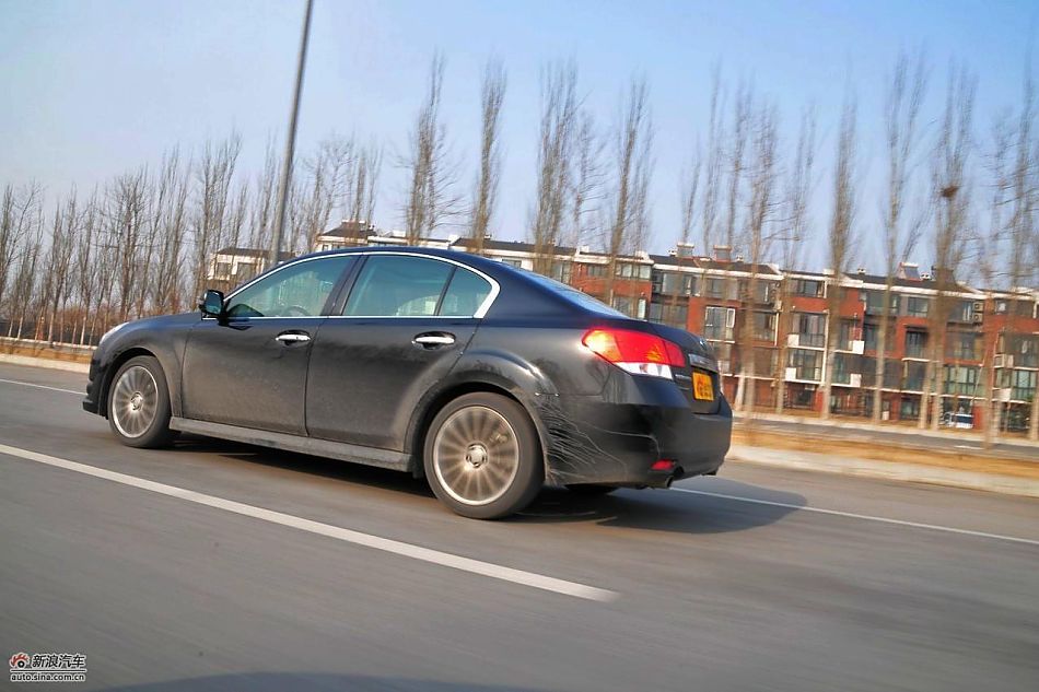 2010款新力狮2.5GT豪华版动态实拍