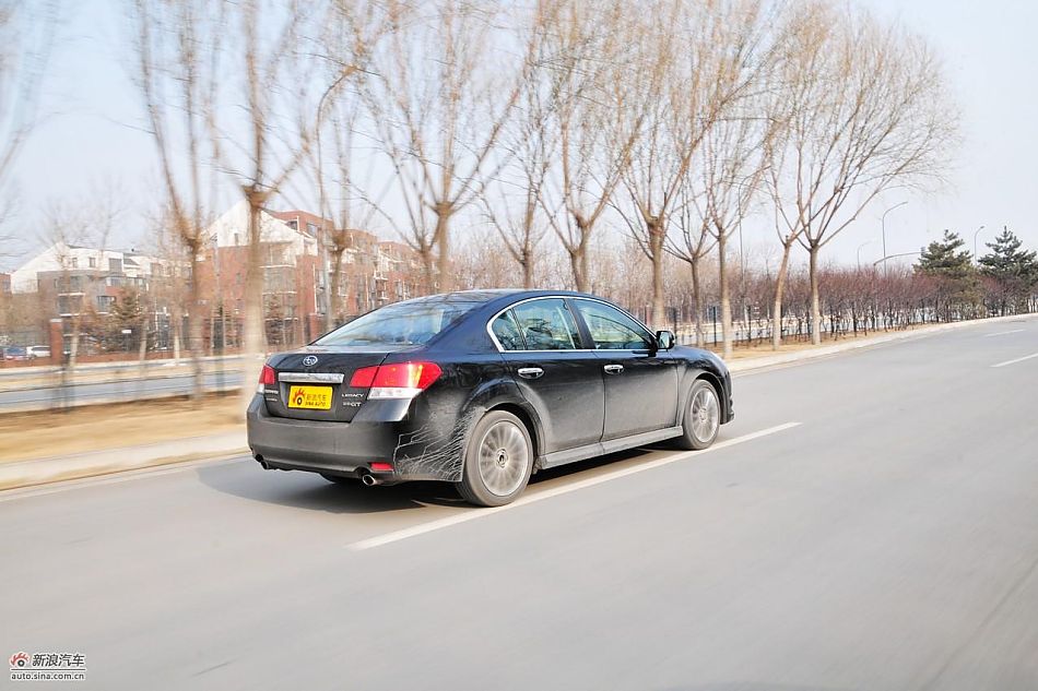 2010款新力狮2.5GT豪华版动态实拍