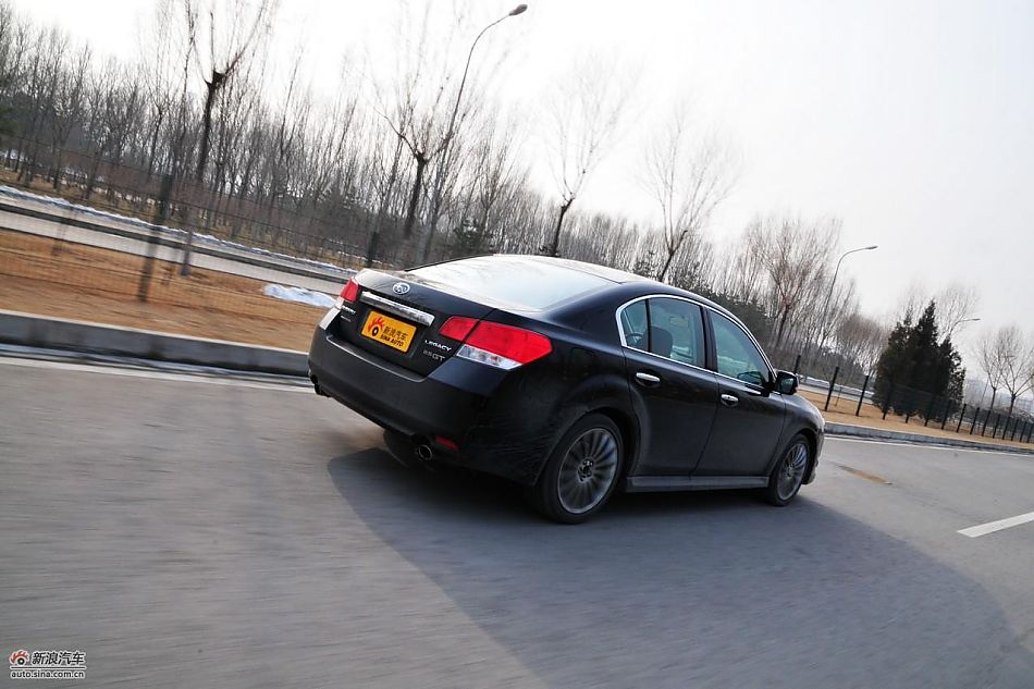 2010款新力狮2.5GT豪华版动态实拍