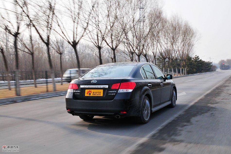 2010款新力狮2.5GT豪华版动态实拍