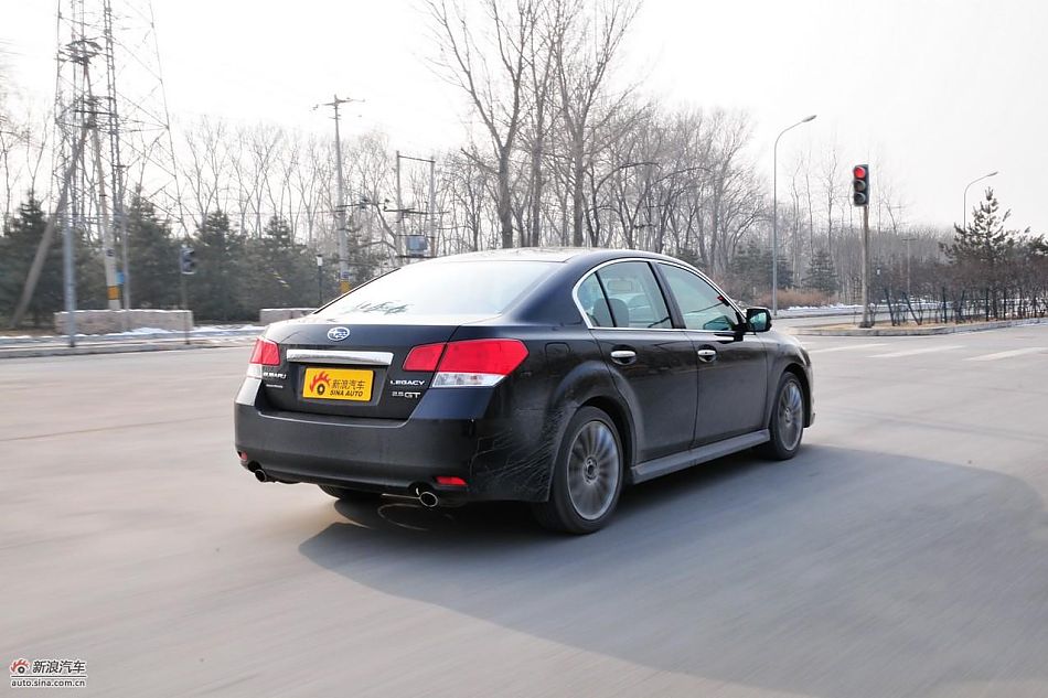 2010款新力狮2.5GT豪华版动态实拍