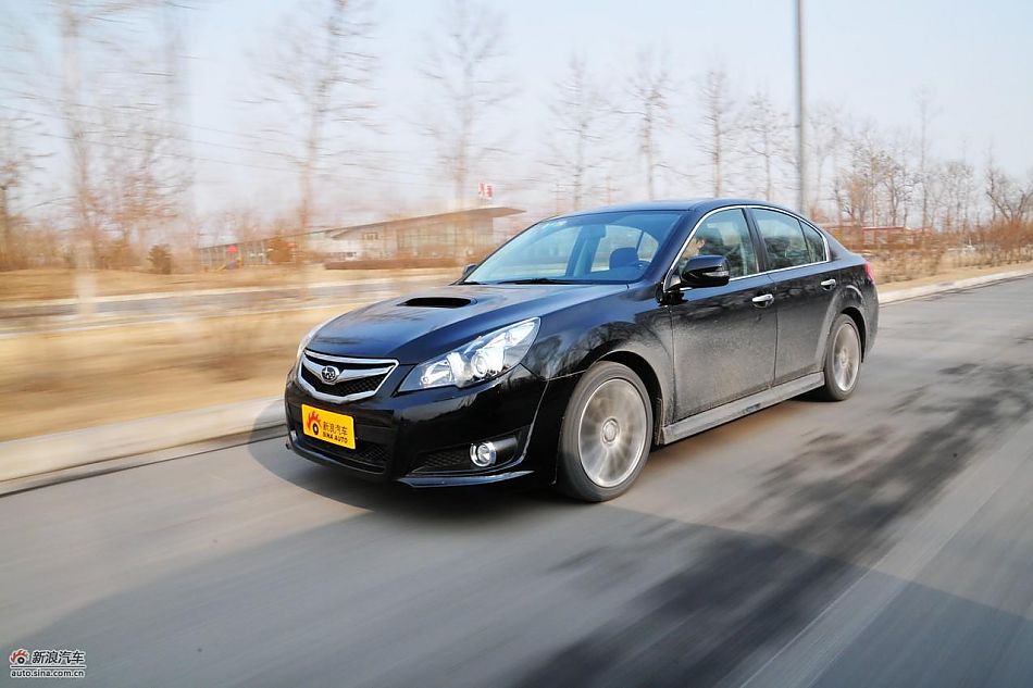 2010款新力狮2.5GT豪华版动态实拍