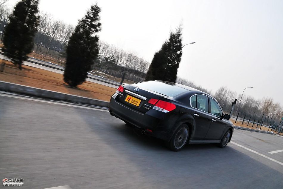 2010款新力狮2.5GT豪华版动态实拍