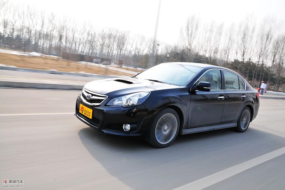 2010款新力狮2.5GT豪华版动态实拍